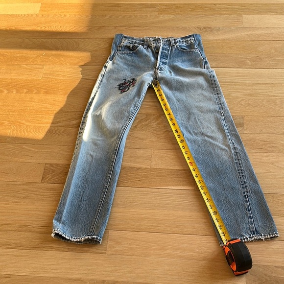 Vintage Blue Relaxed Jeans with Embroidered Detail - Picture 4 of 11